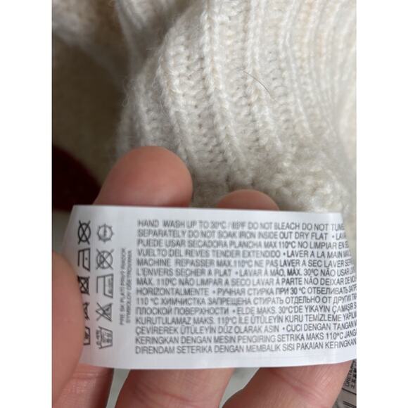 MNG Mango Sweater Appliqué Strawberry Size Small Cream Knit Puff Sleeve Acrylic - Picture 7 of 9